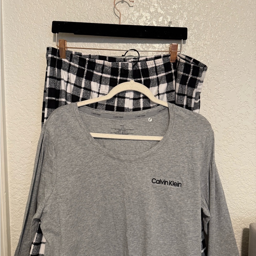 Calvin Klein Women’s Pajama Set